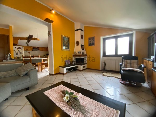 appartamento in vendita ad Ardenno in zona Pilasco