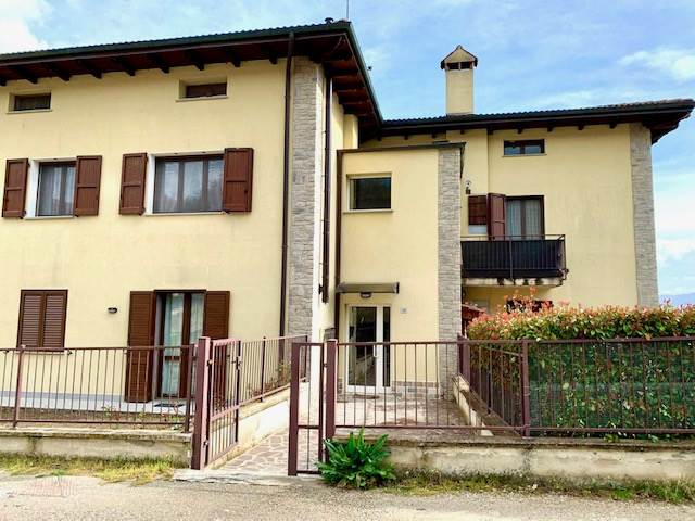 appartamento in vendita ad Ardenno in zona Gaggio