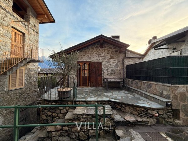 appartamento in vendita ad Ardenno in zona Biolo