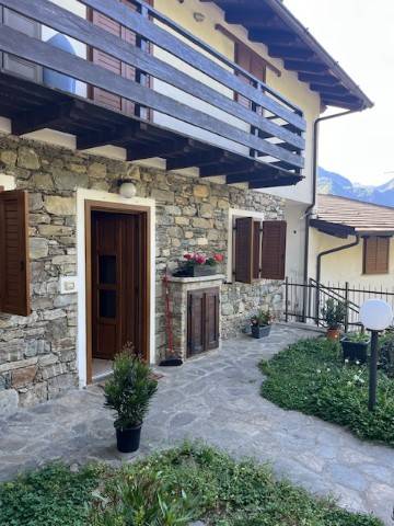 appartamento in vendita ad Ardenno in zona Gaggio