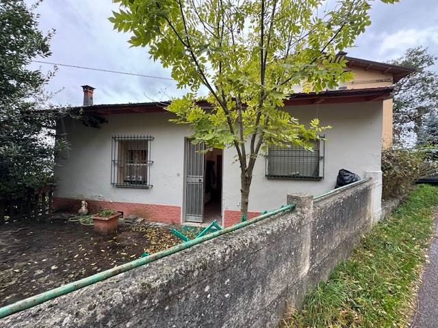 casa indipendente in vendita ad Ardenno in zona Gaggio