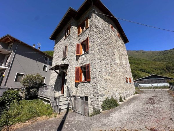 appartamento in vendita ad Ardenno in zona Masino