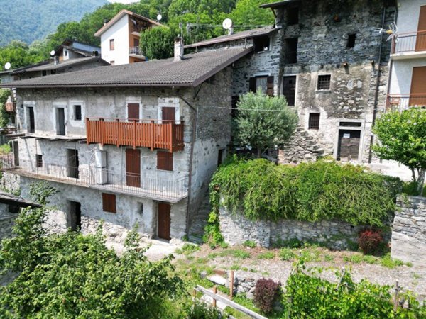 casa indipendente in vendita ad Ardenno in zona Biolo