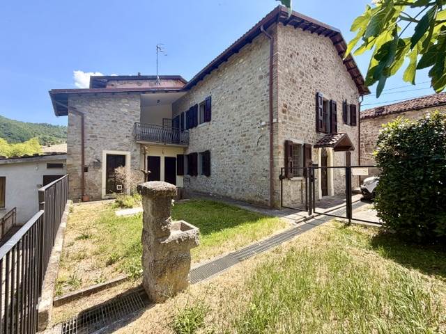 appartamento in vendita ad Ardenno in zona Gaggio