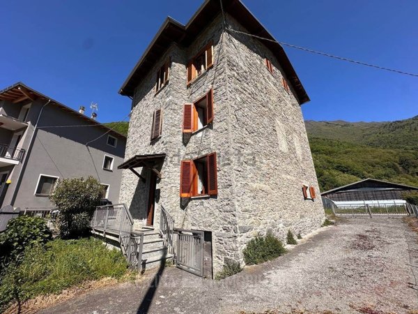 appartamento in vendita ad Ardenno in zona Masino
