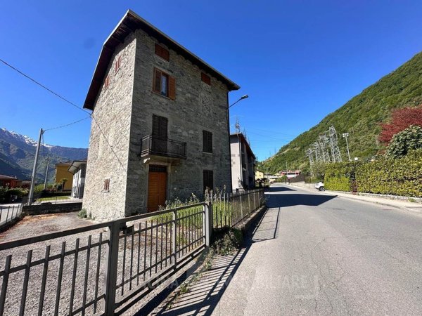 appartamento in vendita ad Ardenno in zona Masino
