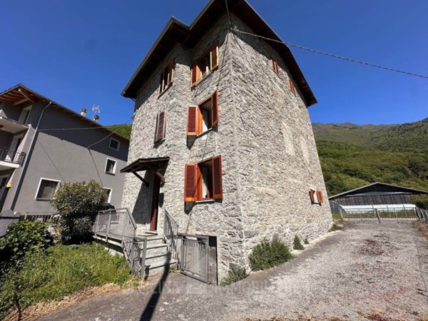 appartamento in vendita ad Ardenno in zona Masino