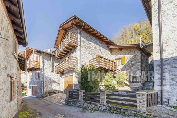 casa indipendente in vendita ad Ardenno in zona Biolo