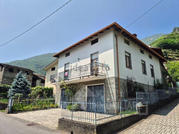 casa indipendente in vendita ad Ardenno in zona Masino