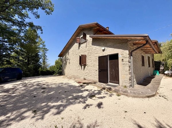 casa indipendente in vendita ad Ardenno in zona Gaggio