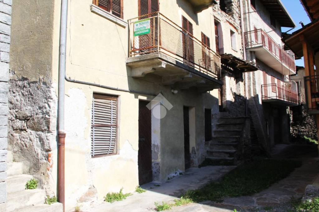 casa indipendente in vendita a Berbenno di Valtellina in zona Monastero