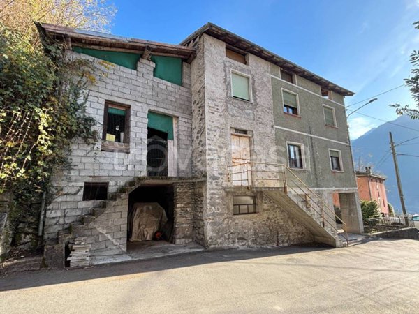 casa indipendente in vendita a Berbenno di Valtellina in zona Polaggia