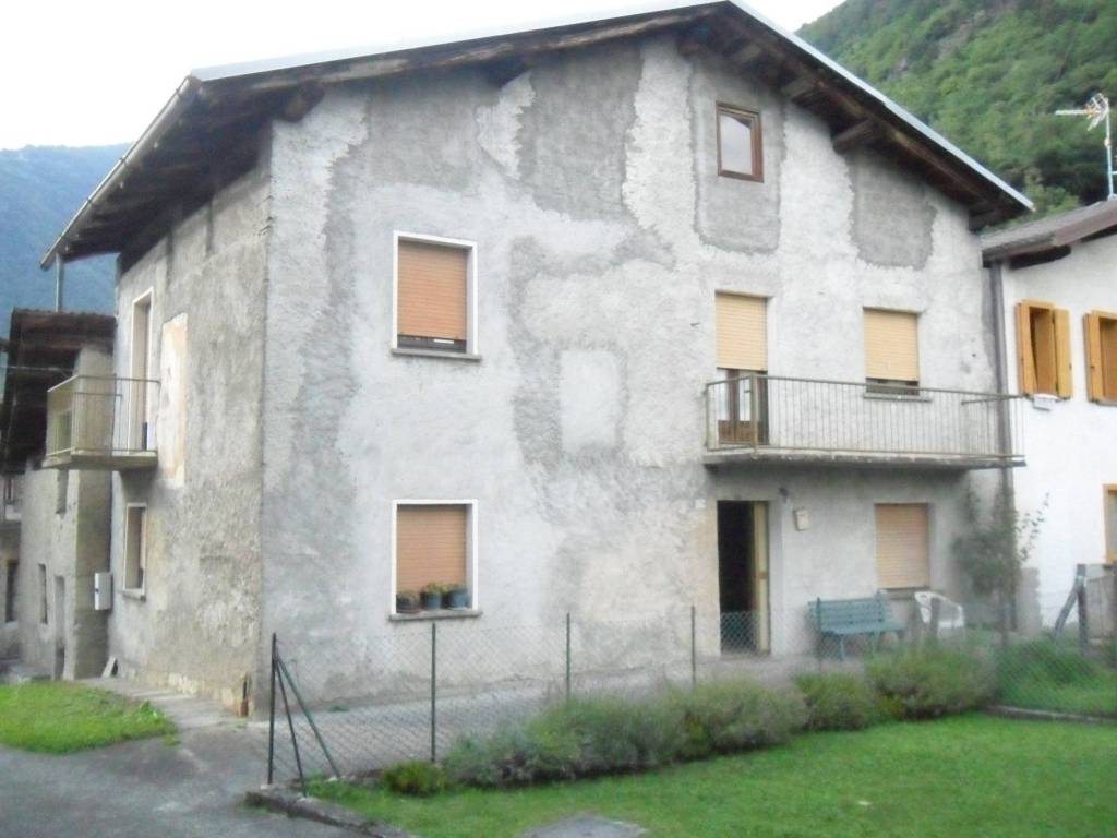 casa indipendente in vendita a Berbenno di Valtellina in zona Monastero