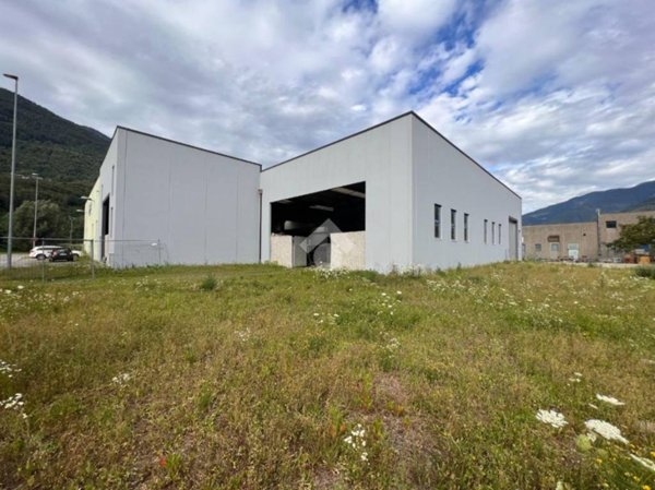 locale commerciale in vendita a Berbenno di Valtellina