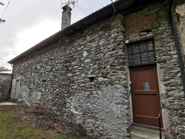casa indipendente in vendita a Berbenno di Valtellina in zona Pedemonte