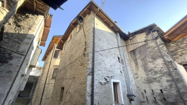 appartamento in vendita a Berbenno di Valtellina in zona Polaggia