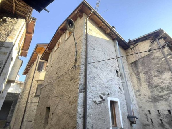 appartamento in vendita a Berbenno di Valtellina in zona Polaggia