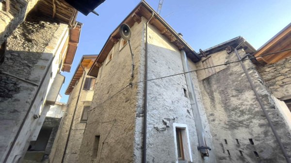 appartamento in vendita a Berbenno di Valtellina in zona Polaggia
