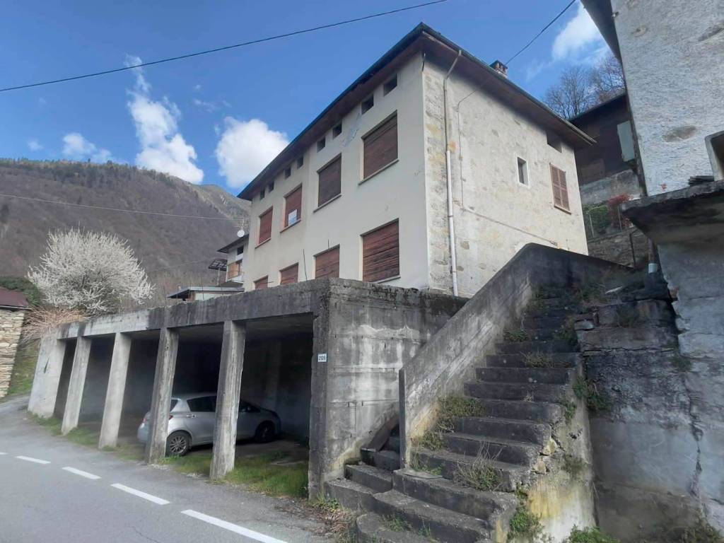 casa indipendente in vendita a Berbenno di Valtellina in zona Maroggia