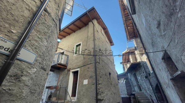 appartamento in vendita a Berbenno di Valtellina in zona Polaggia