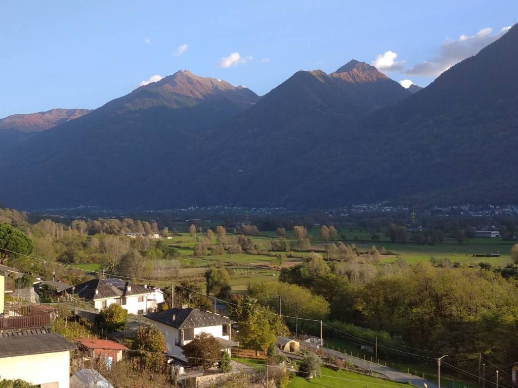 casa indipendente in vendita a Berbenno di Valtellina in zona Pedemonte