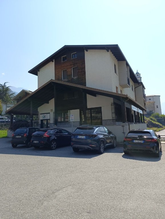 appartamento in vendita a Berbenno di Valtellina in zona Regoledo