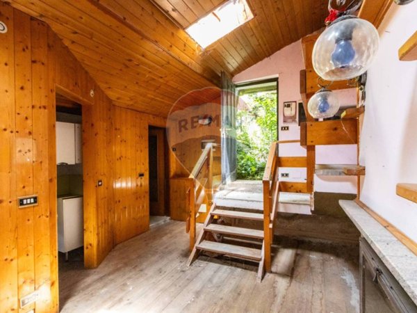 casa indipendente in vendita a Berbenno di Valtellina in zona Polaggia