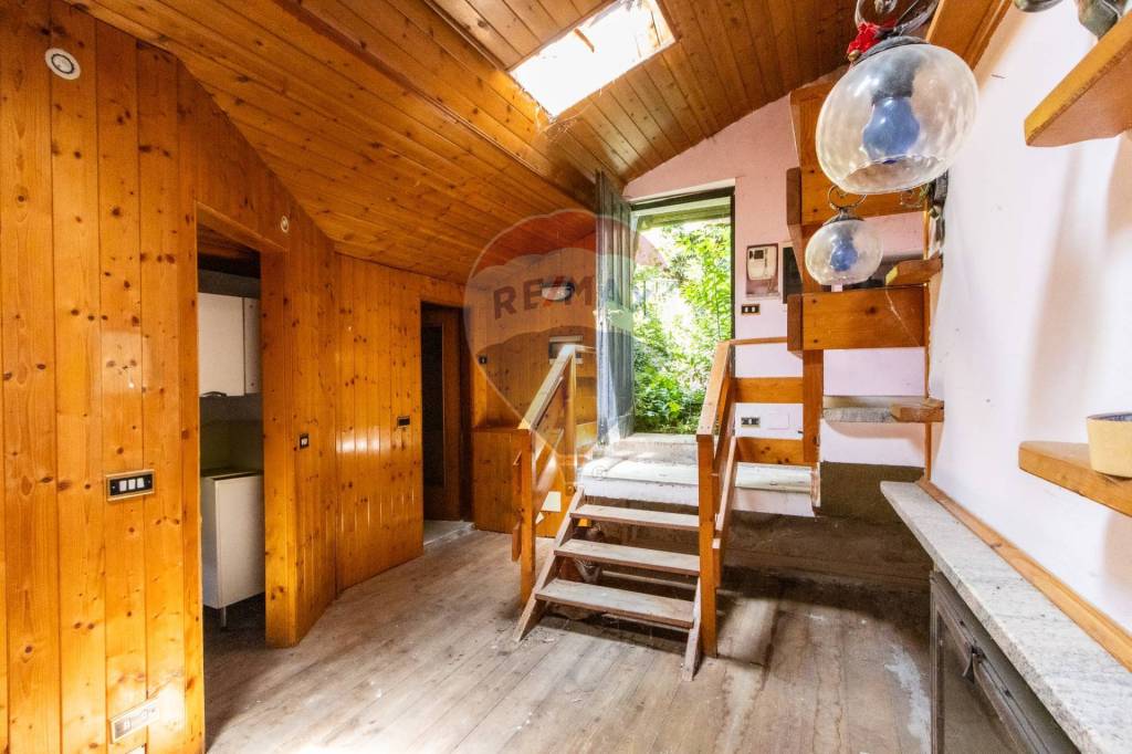 casa indipendente in vendita a Berbenno di Valtellina in zona Polaggia