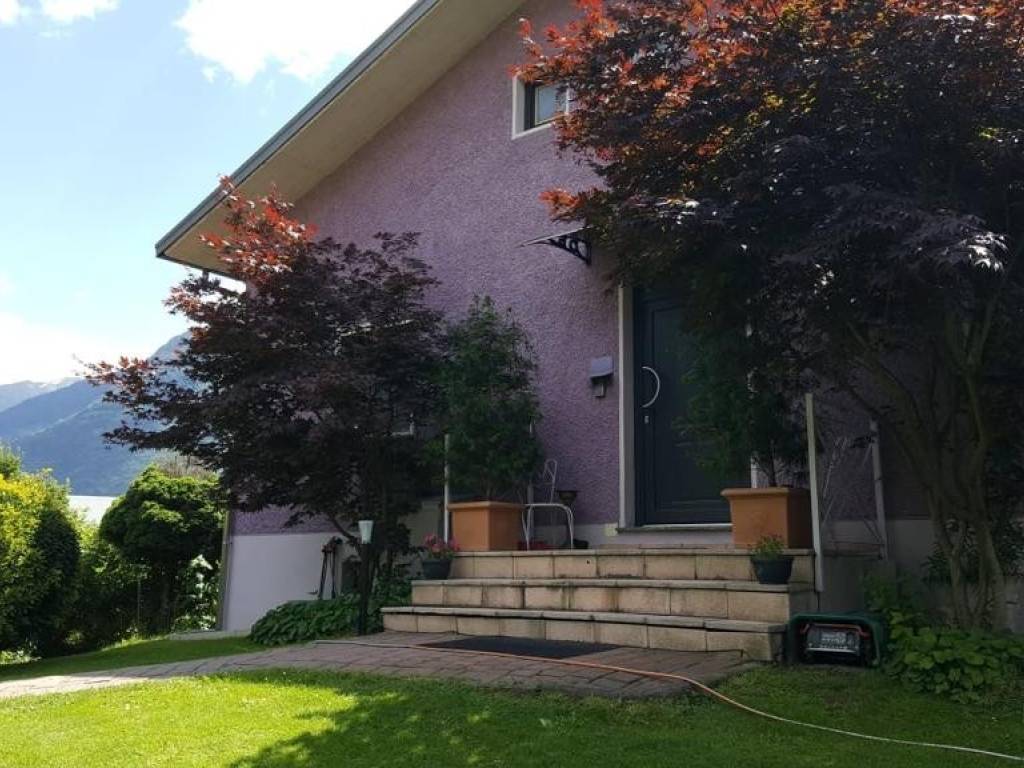 casa indipendente a Berbenno di Valtellina in zona San Pietro Berbenno
