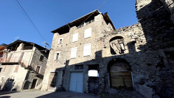 casa indipendente in vendita a Berbenno di Valtellina in zona Polaggia