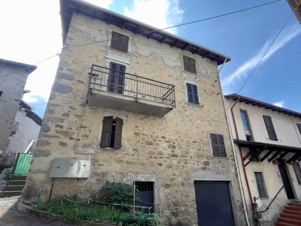 appartamento in vendita a Berbenno di Valtellina in zona Regoledo