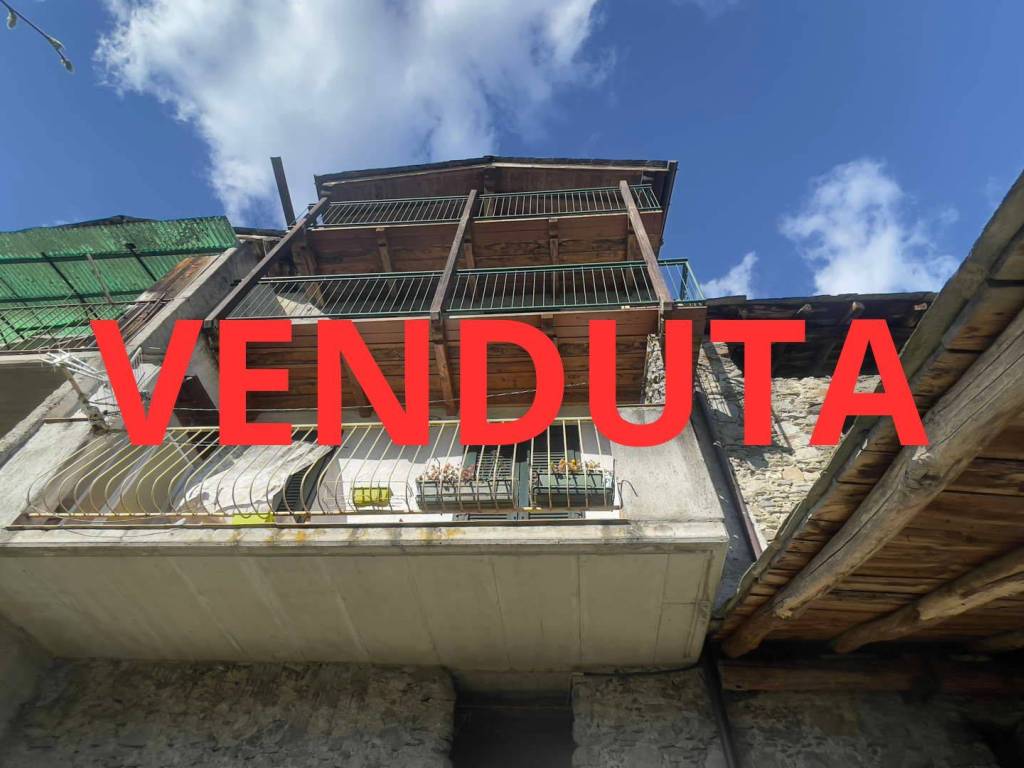 appartamento in vendita a Berbenno di Valtellina in zona Regoledo