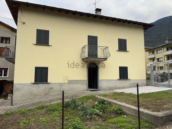 appartamento in vendita a Berbenno di Valtellina in zona San Pietro Berbenno