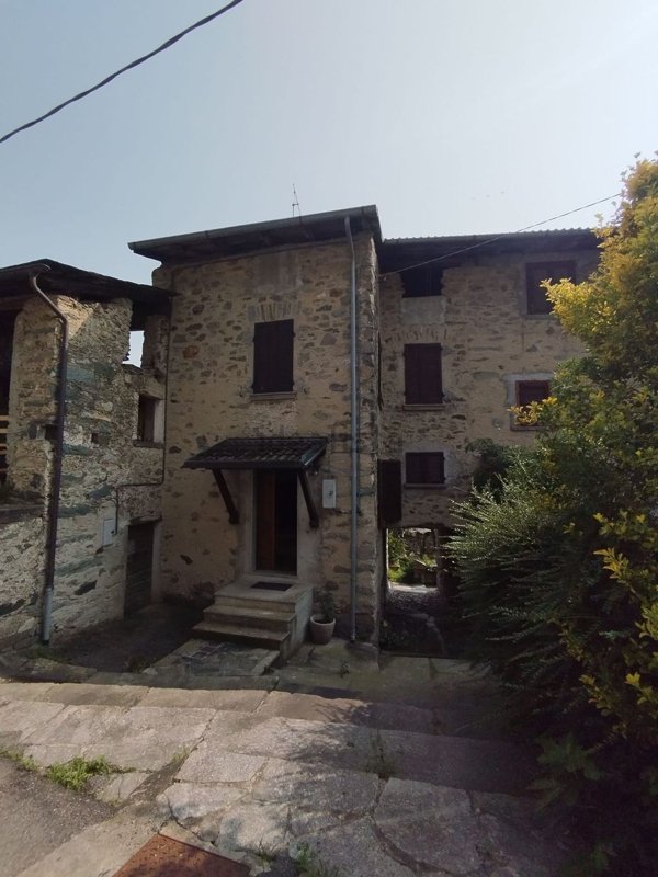 casa indipendente in vendita a Berbenno di Valtellina in zona Monastero