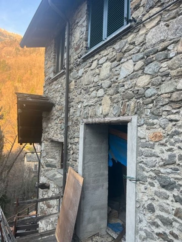 appartamento in vendita a Berbenno di Valtellina in zona Maroggia