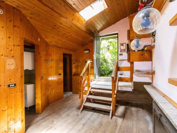 casa indipendente in vendita a Berbenno di Valtellina in zona Polaggia