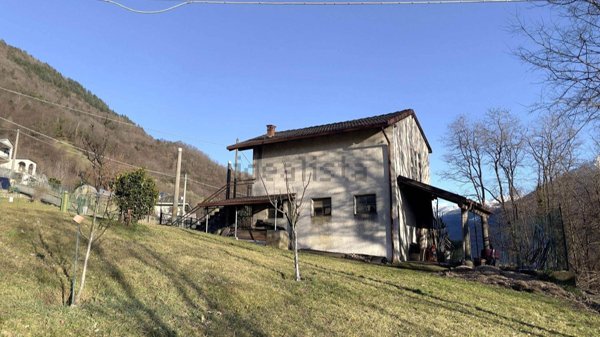 casa indipendente in vendita a Berbenno di Valtellina in zona Pedemonte