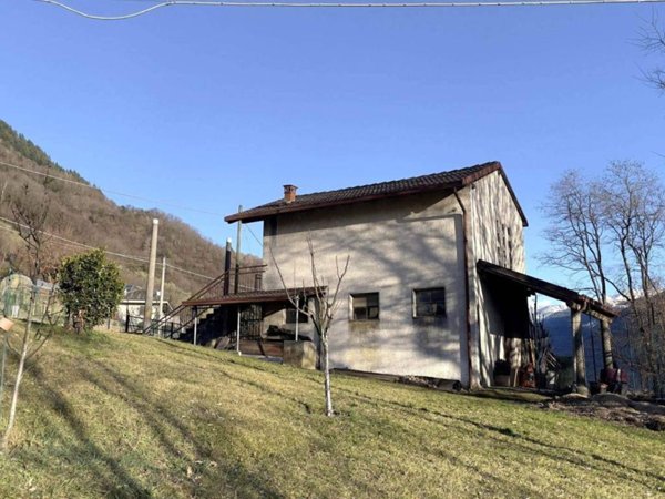 casa indipendente in vendita a Berbenno di Valtellina in zona Pedemonte