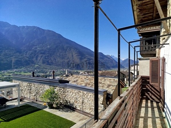 appartamento in vendita a Berbenno di Valtellina in zona Polaggia