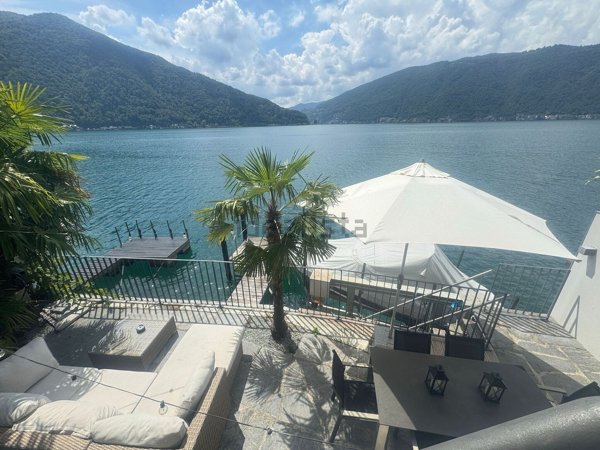 villa in vendita a Berbenno di Valtellina in zona Maroggia