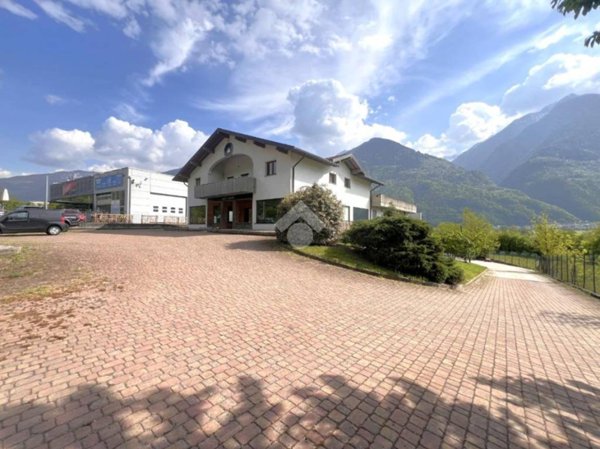 locale commerciale in vendita a Berbenno di Valtellina