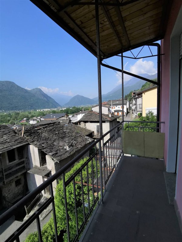appartamento in vendita a Berbenno di Valtellina in zona Pedemonte