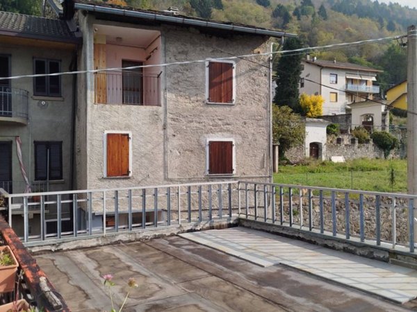 casa indipendente in vendita a Berbenno di Valtellina in zona Monastero