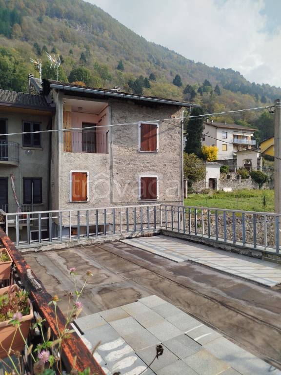 casa indipendente in vendita a Berbenno di Valtellina in zona Monastero
