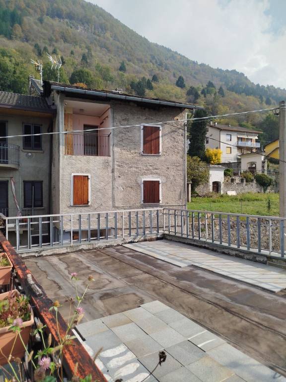 casa indipendente in vendita a Berbenno di Valtellina in zona Monastero