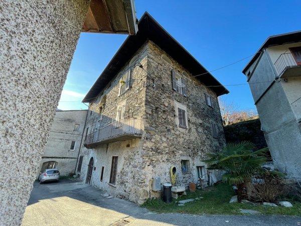 pentavano in vendita a Berbenno di Valtellina in zona Foppa