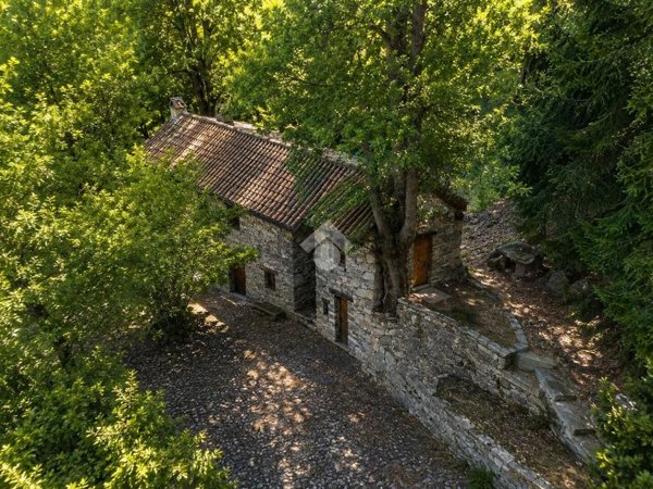 casale in vendita a Berbenno di Valtellina in zona Foppa