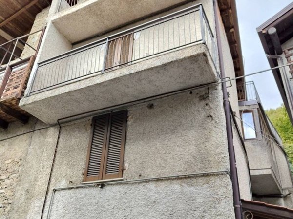 appartamento in vendita a Berbenno di Valtellina in zona San Pietro Berbenno