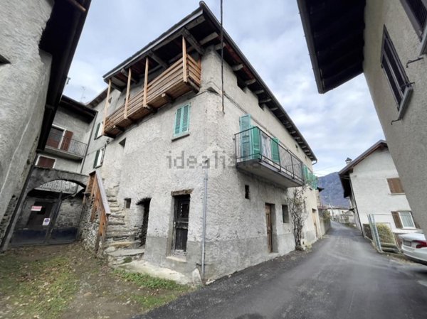 casa semindipendente in vendita a Bianzone in zona Campione