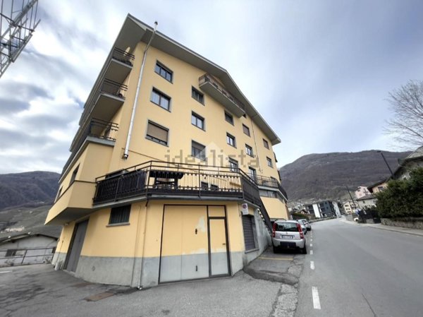 appartamento in vendita a Bianzone in zona Campione